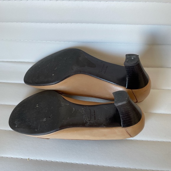 Salvatore Ferragamo 2 inch nude pumps - Picture 2 of 4